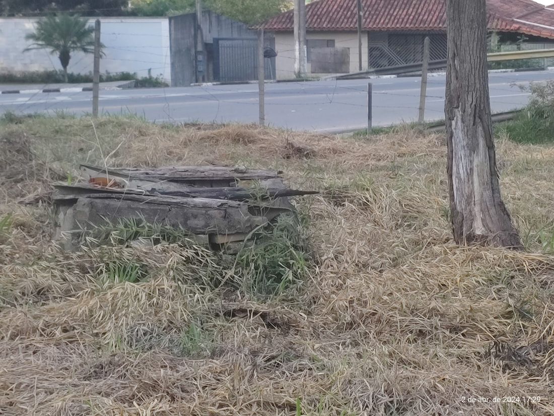 Acesso à área pela rua